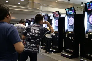 忘年会・新年会にもダーツプロプレイヤーを派遣できます